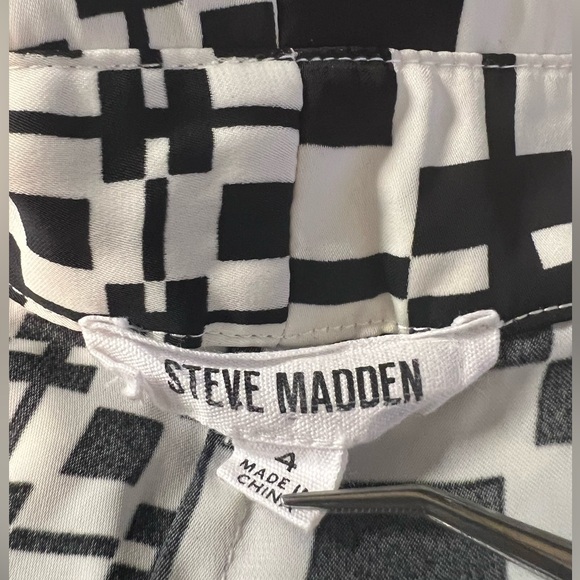 Steve Madden Size 4 Sula Black White Geometric Print Long Sleeve Midi (0447) - Picture 11 of 13